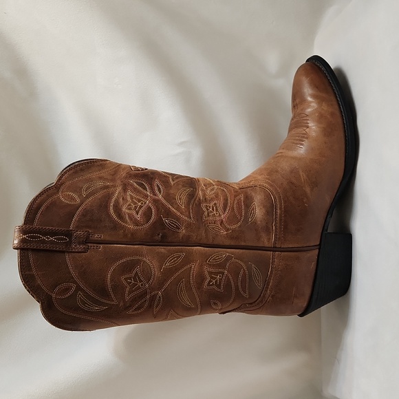Ariat Shoes - Ariat Heritage R Toe Leather Western Heeled Cowgirl Boots (W Size 8)